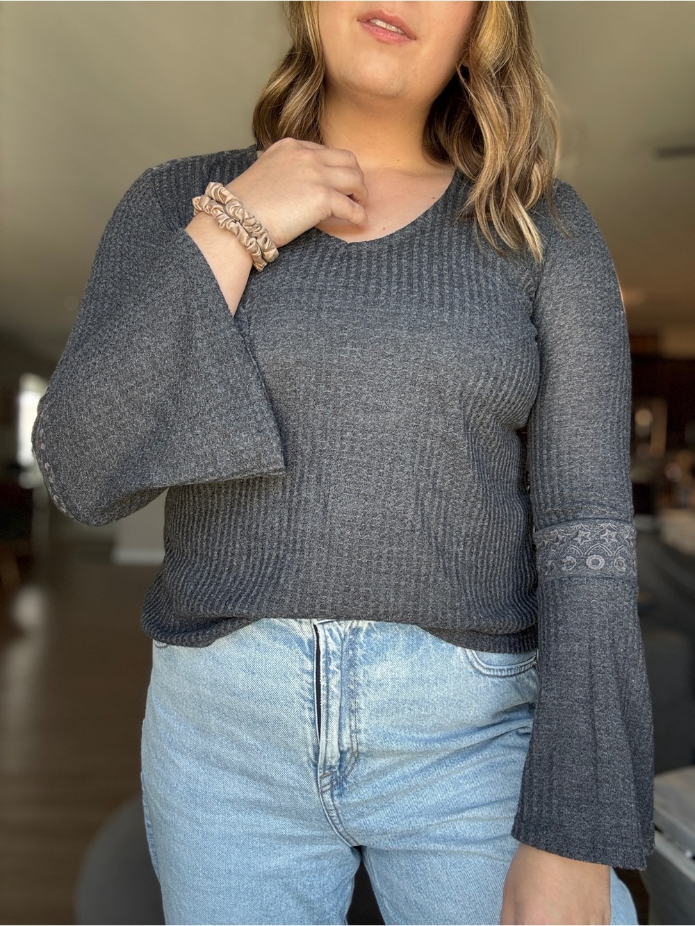 Lucky Brand Long Sleeve Gray Ribbed Top w/ Bell Sleeves | Size L, Like New